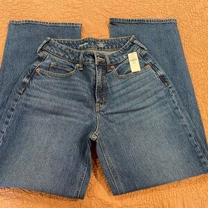 NWT Old Navy Extra High Rise Curvy Ski-Hi Wide Leg Jeans 2 Petite